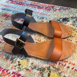 Two tone strap sandals